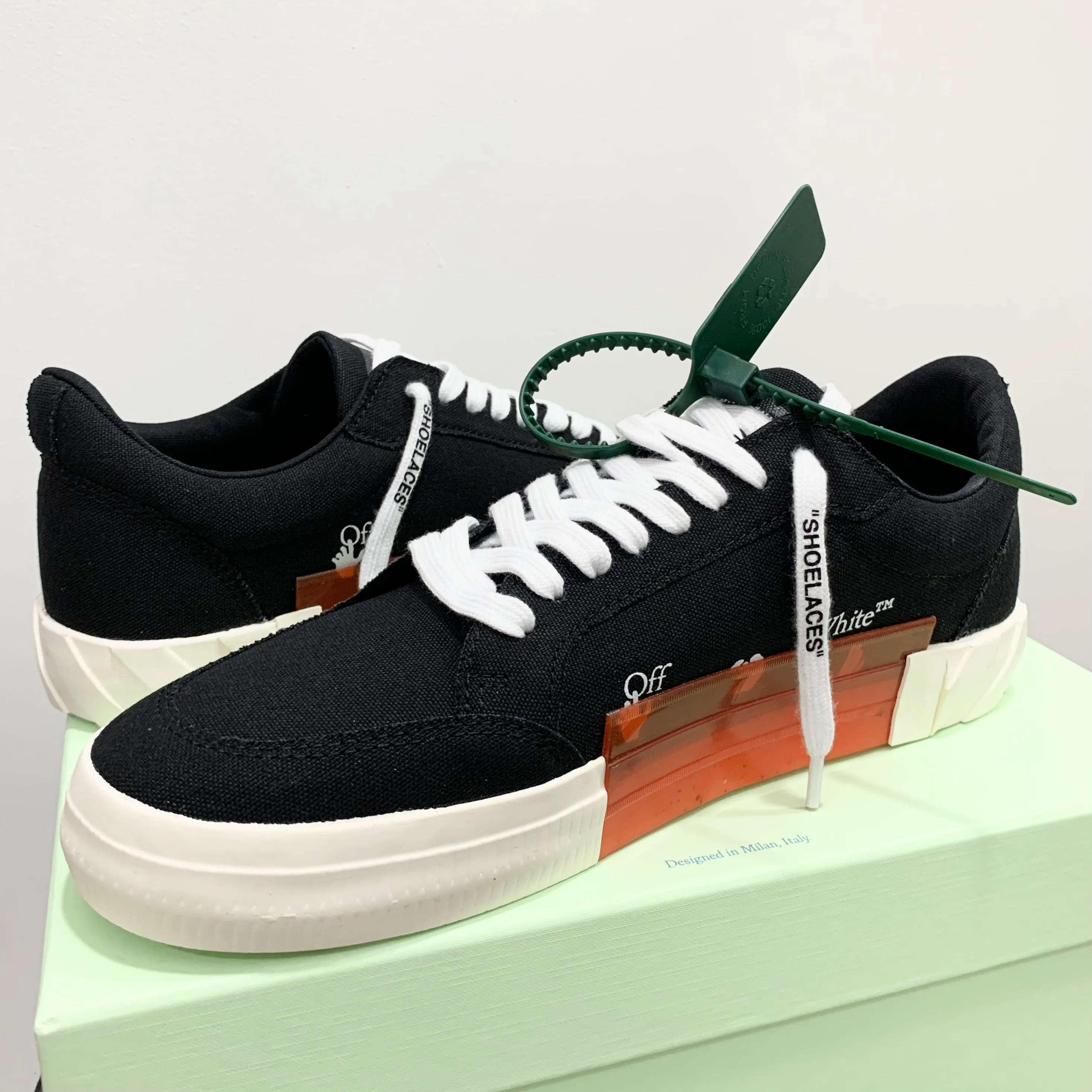 Off-White Low Vulcanized Canvas Sneakers Black