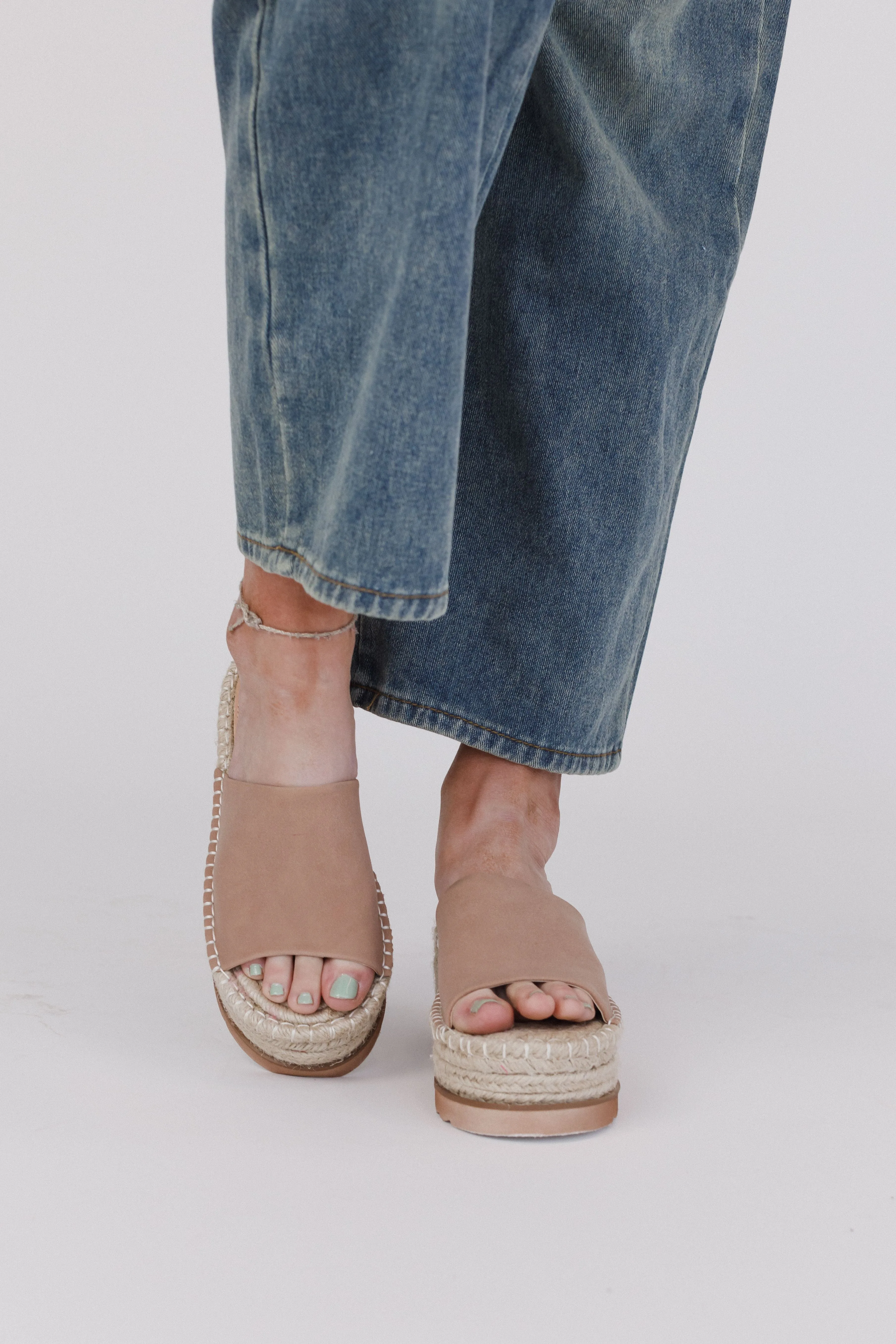 Prairie Path Platform Sandal - Taupe