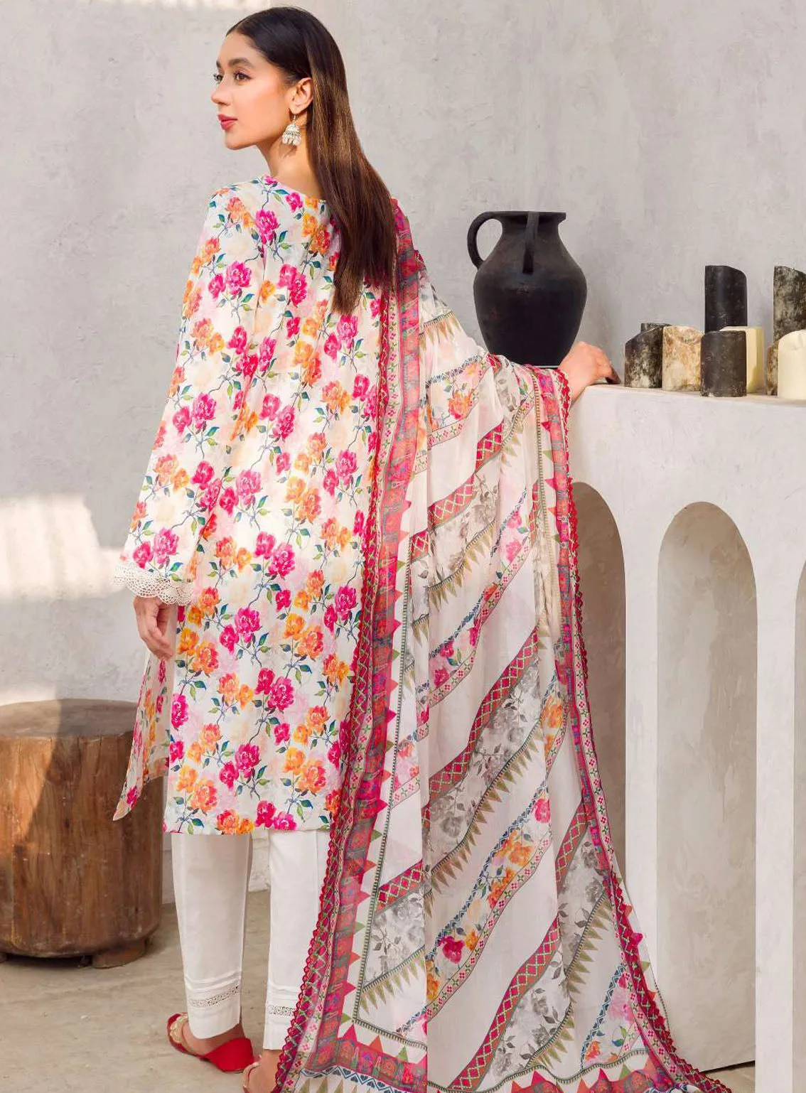 Rang By Motifz Digital Printed Lawn 3 Piece Unstitched Suit MT24D 4602 ZOHA